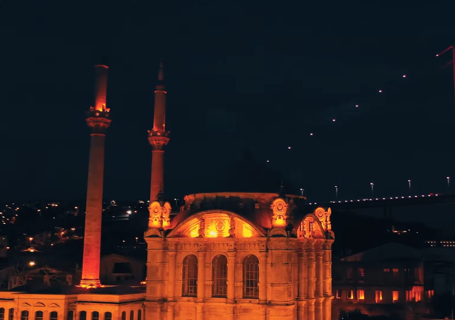 Istanbul Ortakoy SINGLE Plan NIGHT SHOOTING
