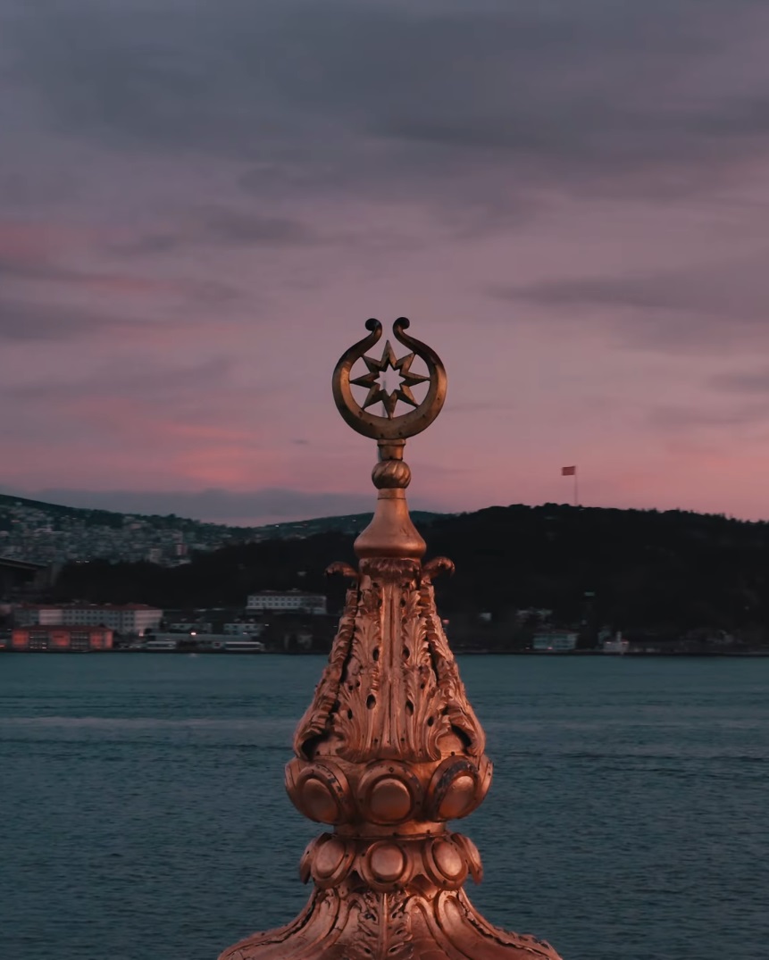 Istanbul Ortakoy SIngle Plan Sunset Shot